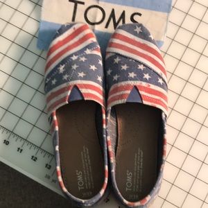 TOMS Classics Women’s Slip ons. America
